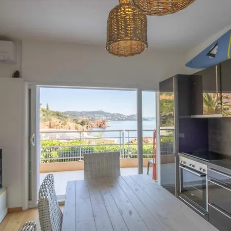 51 M With Terrace Pool And Sea View Saint-Raphaël
